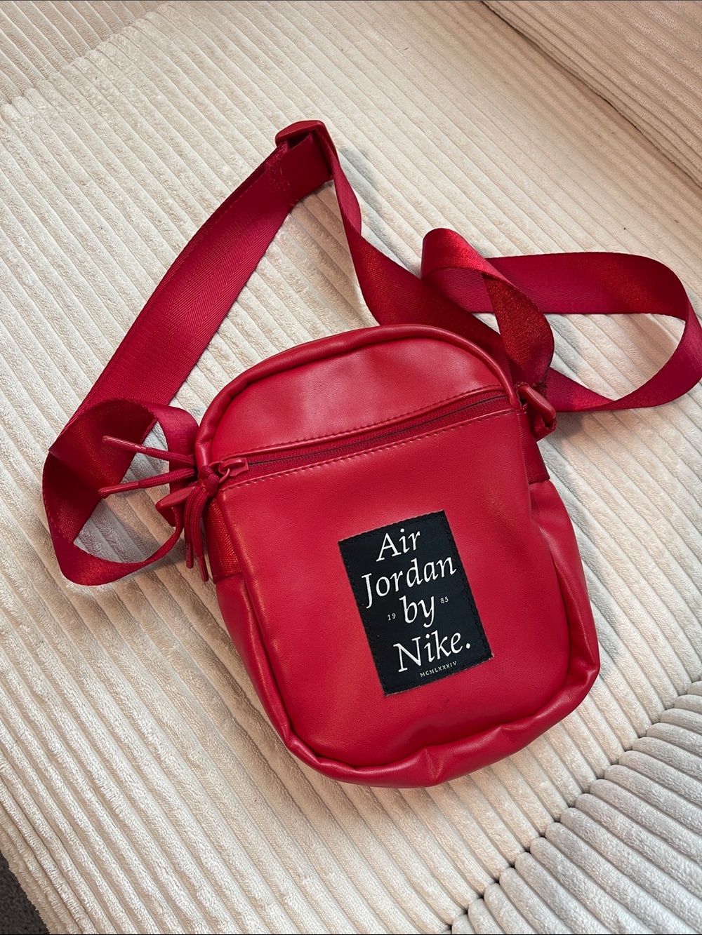 Nike Red Air Jordan Crossbody Bag - Picture 9 of 10